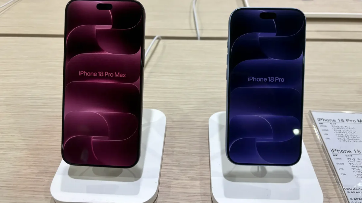 iPhone 18 Pro Max et iPhone 18 Pro exposés côte à côte